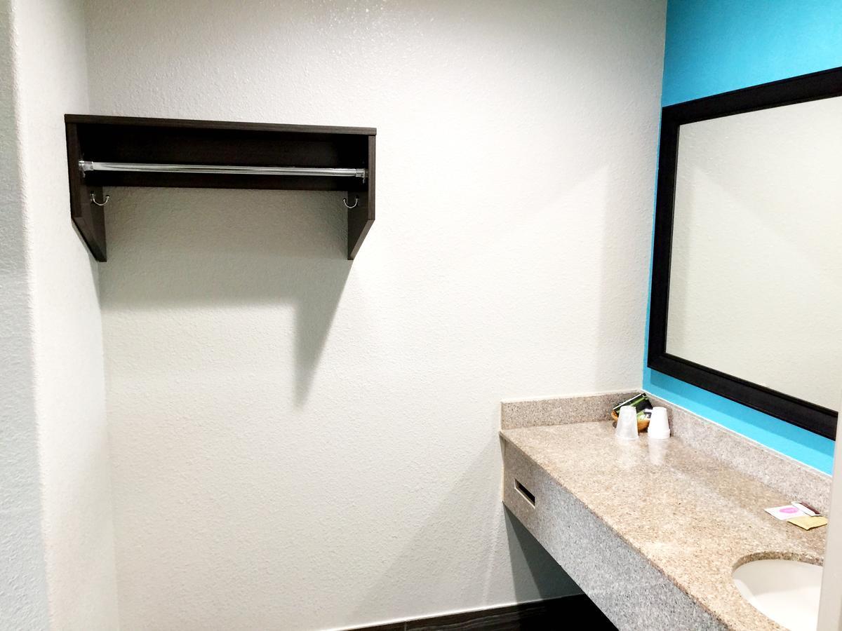 Americas Best Value Inn & Suites Mont Belvieu Houston Eldon Luaran gambar